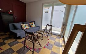 Maison Ping ,En Face Des Arenes